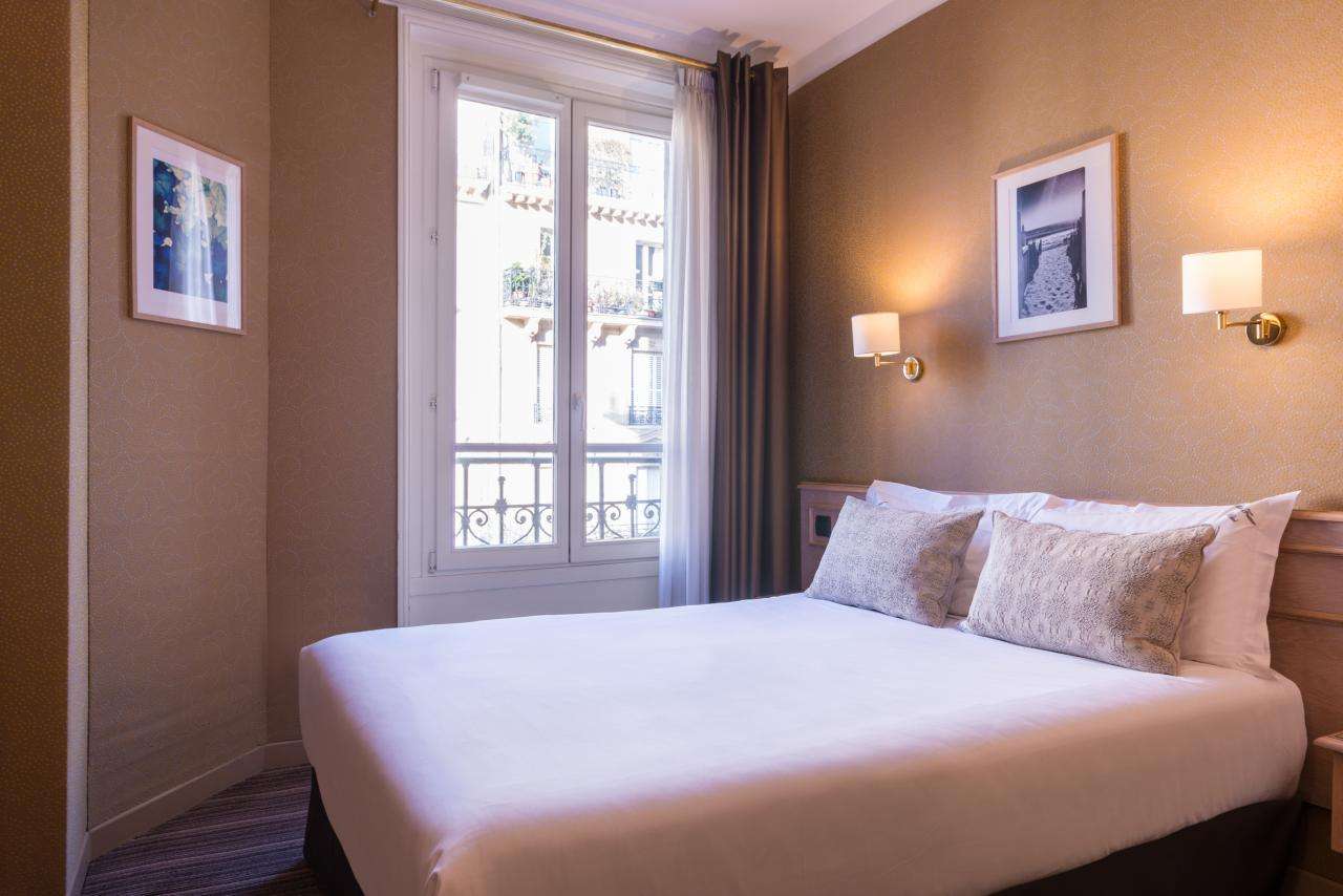 Paris France Hotel - Room